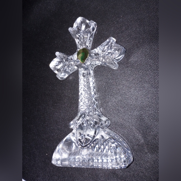 Waterford Crystal Lismore Cross. (It has a nik/chip) - Picture 5 of 11